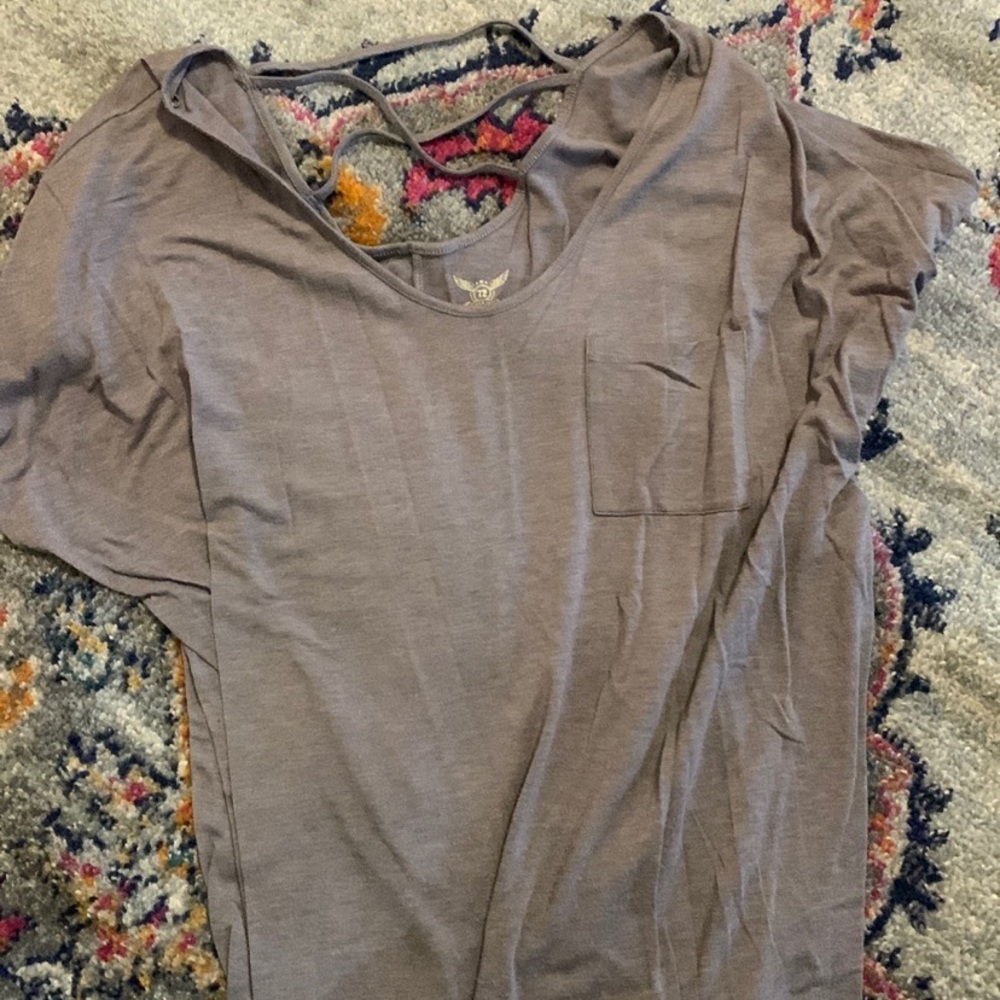 Faded glory 2xl flowy top with cute back! Short sleeve